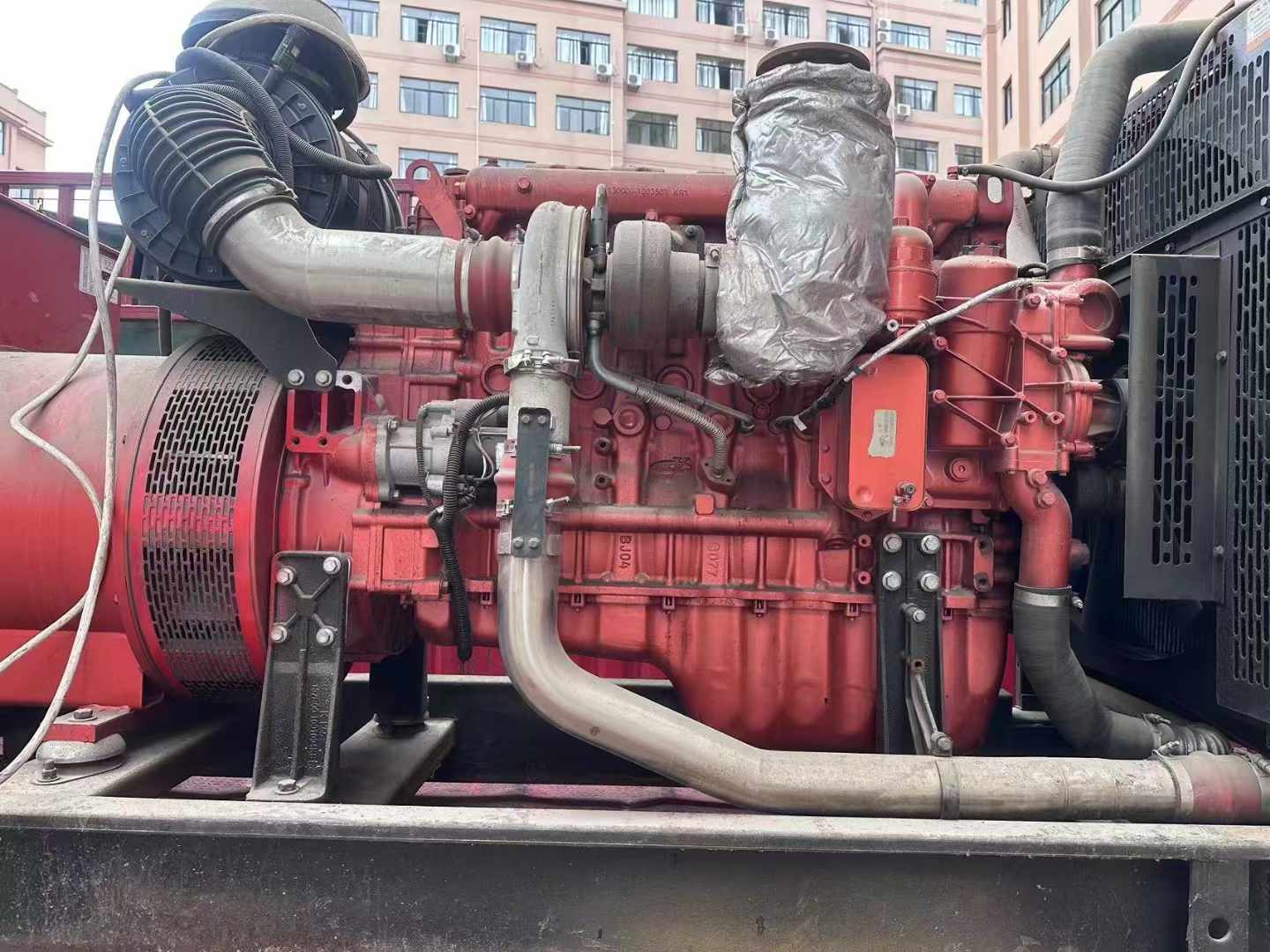 易门如何选择适合 600kW 柴油发电机组的过载保护器？